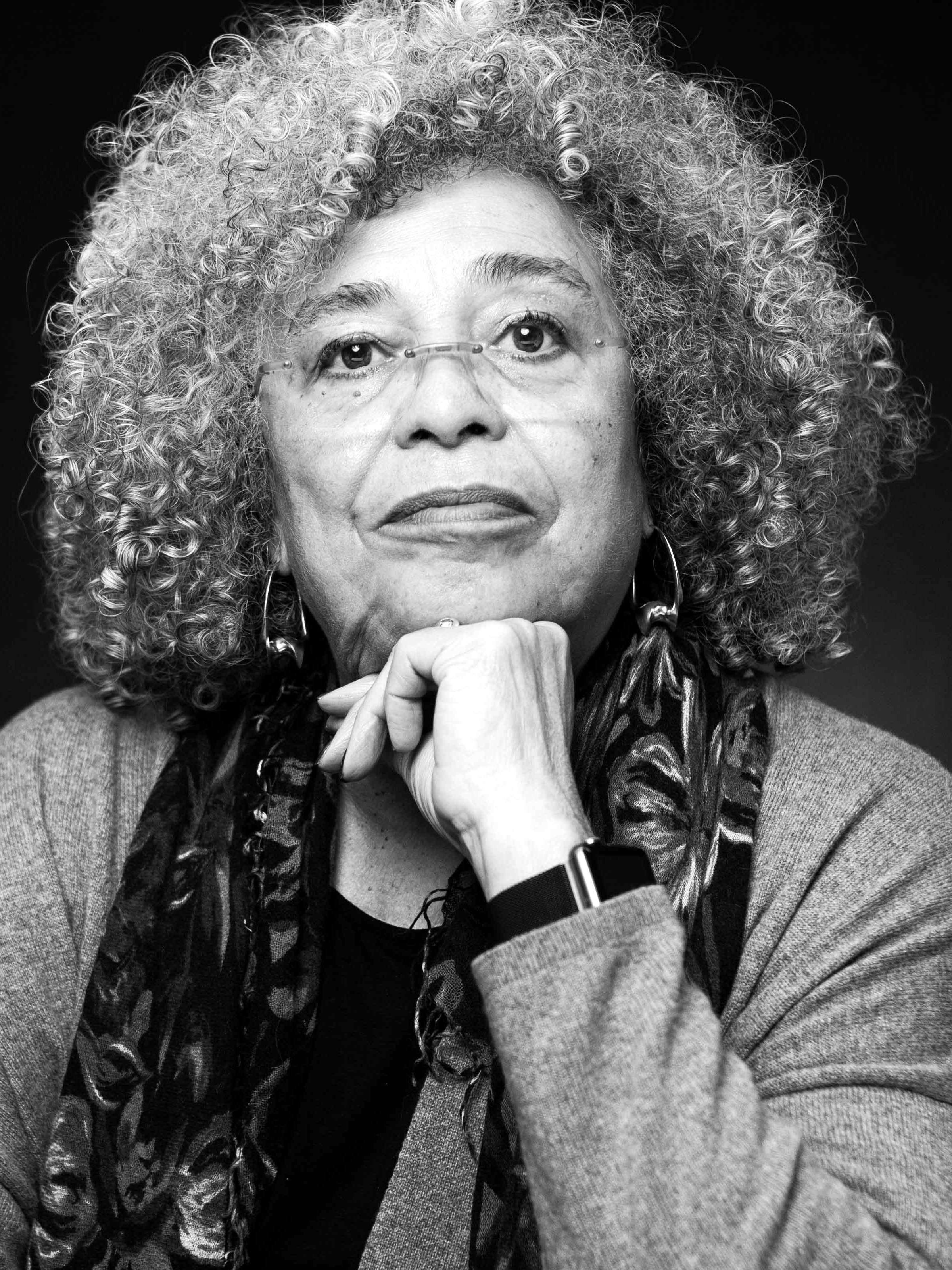Angela Davis em conferência sobre abolicionismo penal, direitos humanos e libertação travesti e trans. (Foto: Oregon State University / Flickr, 01/04/2019. CC BY-SA 2.0)